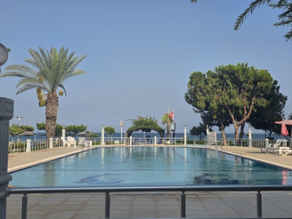 Mersin Erdemli Limonlu Altın Körfez Sitesi Eşyalı Satılık 2+1 Bahçe Katı Daire