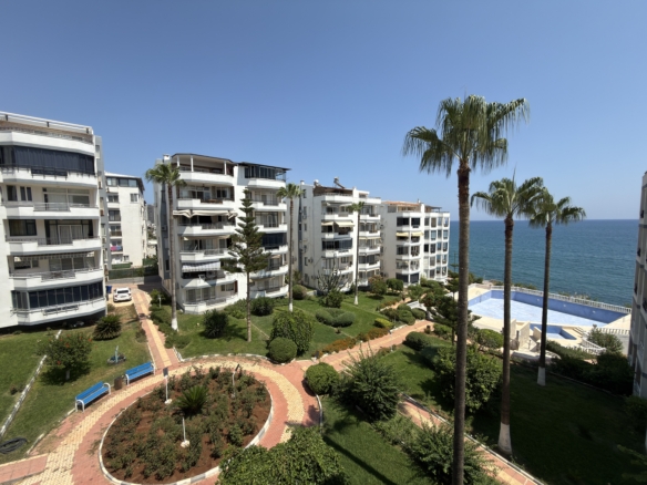 Mersin Erdemli Ayaş Denize Sıfır Club Alga Sitesi Satılık 3+1 Daire