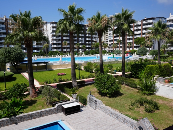 Mersin Erdemli Çeşmeli Altunören 1 Sitesi 3+1 Satılık Ön Blok Daire
