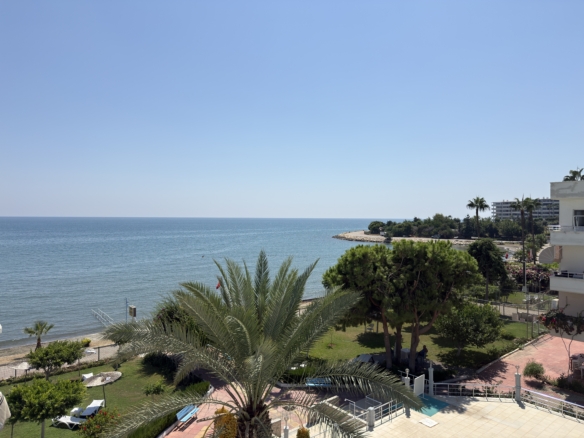 Mersin Erdemli Limonlu Denize Sıfır  Altın Körfez Sitesi Eşyalı Satılık 2+1 Daire