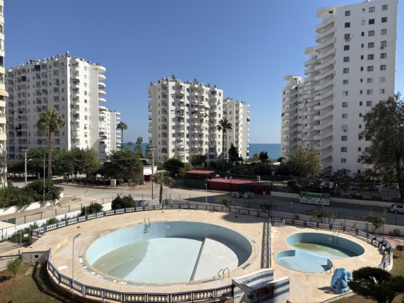 Mersin Erdemli Arpaçbahşiş Gümüştur 2 Sitesi Satılık 3+1 Bakımlı Eşyalı Daire