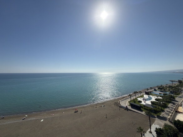 Mersin Erdemli Denize Sıfır Alatapark Sitesi Eşyalı Satılık 4+1 Ön Blok Daire